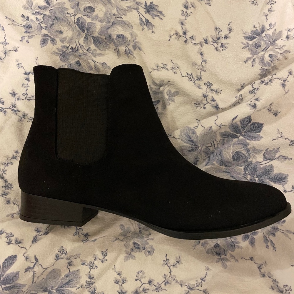 JustFab Classic Chelsea Boot, Black size 8.5